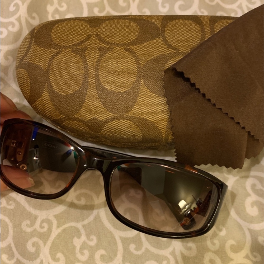 Brand New NWT Coach sunglasses 🕶.  With case